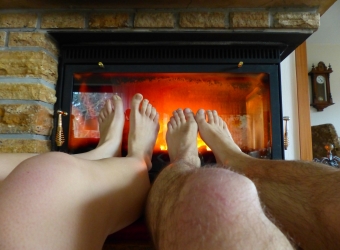 Warm feet and body will be warm - fireplace,electric fireplace,fireplace design,bioethanol fireplace,alcohol fireplace,fireplace decoration,fireplace price,fireplace tv stand,fireplace manufacturer,fireplace inserts,fireplace ideas,gas fireplace,fireplace decoration design,electric fireplace price,Japanese fireplace,decorative fireplace